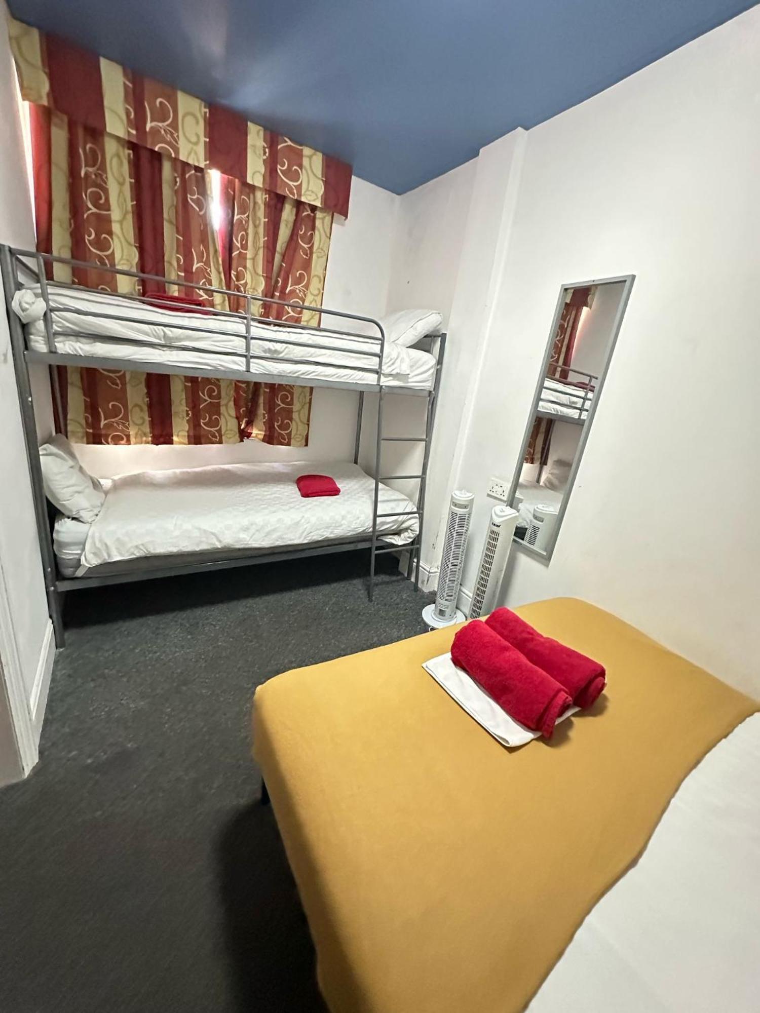Backpackers Blackpool Hotel & Suites Eksteriør billede